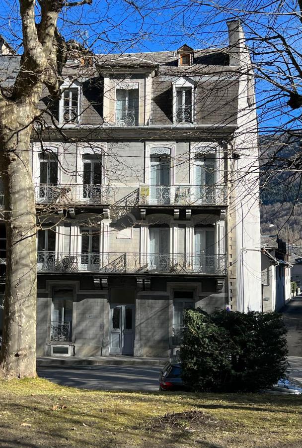 Fantastic Ground Floor Apartment Opposite Thermes Bagnères-de-Luchon Buitenkant foto